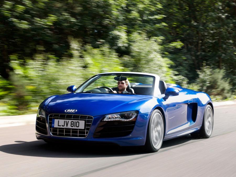  Audi R8 V10 Spyder 2010 года  (UK) (фото 15 из 23)
